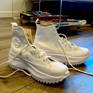 Converse White Run Star Hike High Sneakers size 38 (men’s 5.5 and women’s 7)